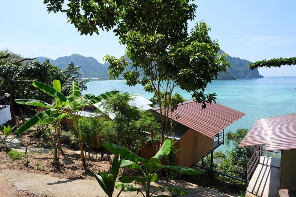 Phi Phi Seaside Bungalow Екстериор снимка