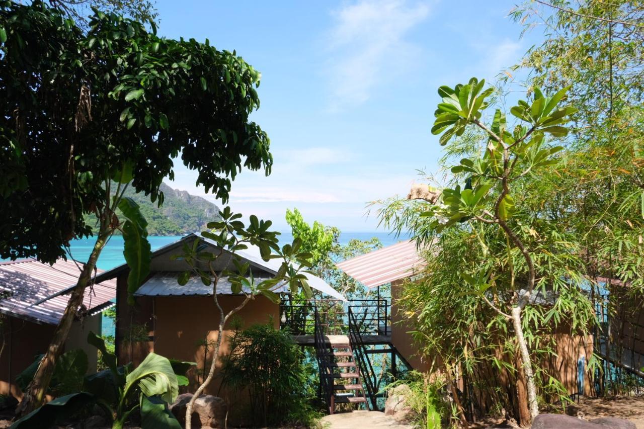 Phi Phi Seaside Bungalow Екстериор снимка