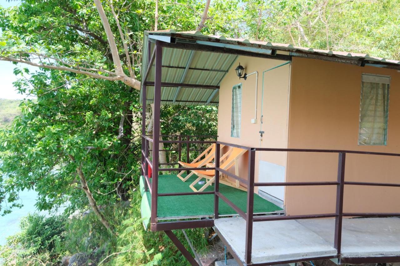 Phi Phi Seaside Bungalow Екстериор снимка