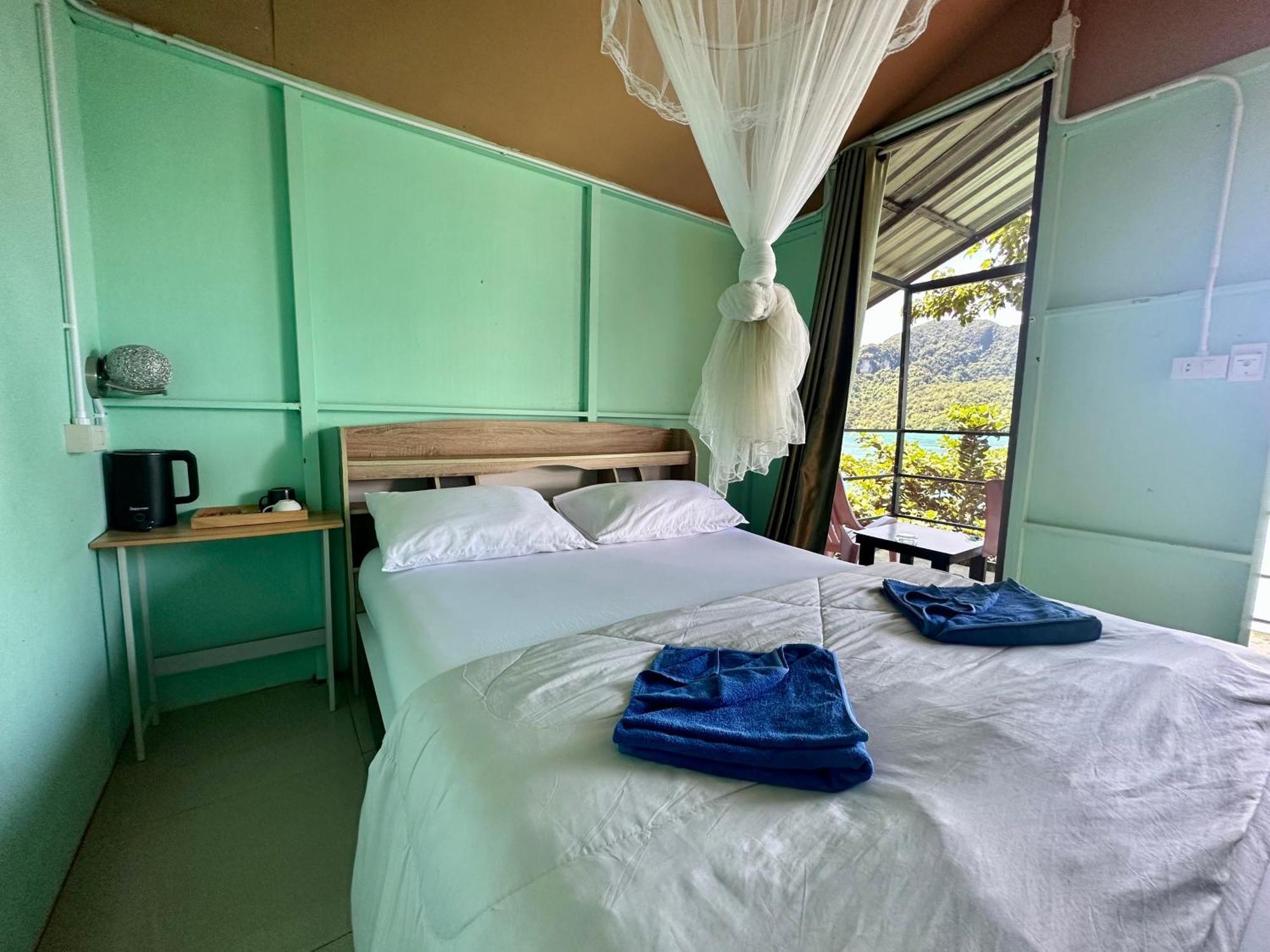Phi Phi Seaside Bungalow Екстериор снимка