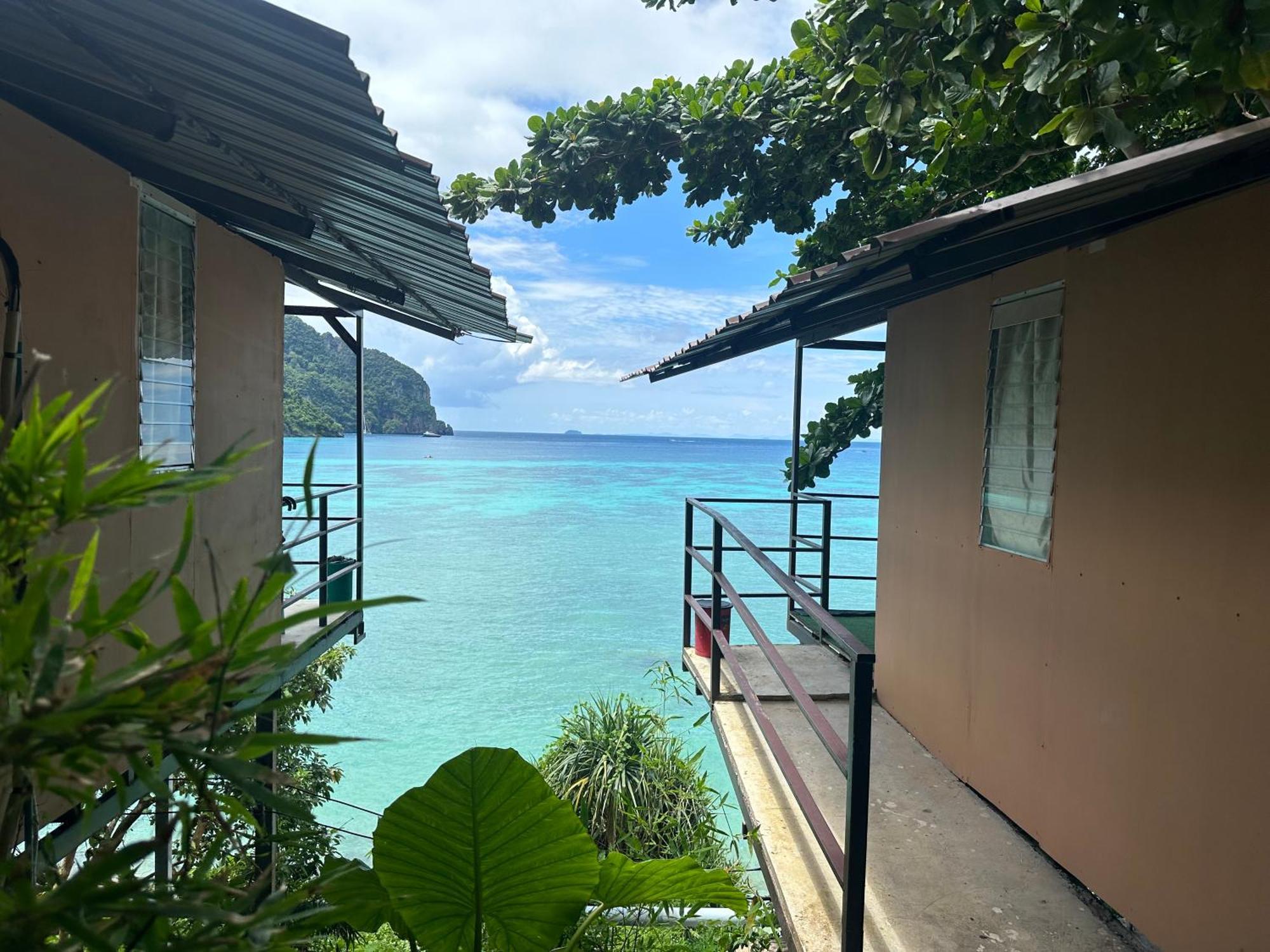 Phi Phi Seaside Bungalow Екстериор снимка