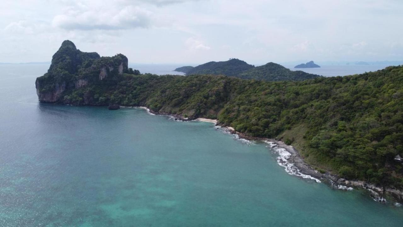 Phi Phi Seaside Bungalow Екстериор снимка
